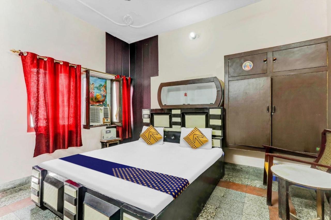 Spot On 81122 Saket Honest Hotel Ayodhya Eksteriør billede