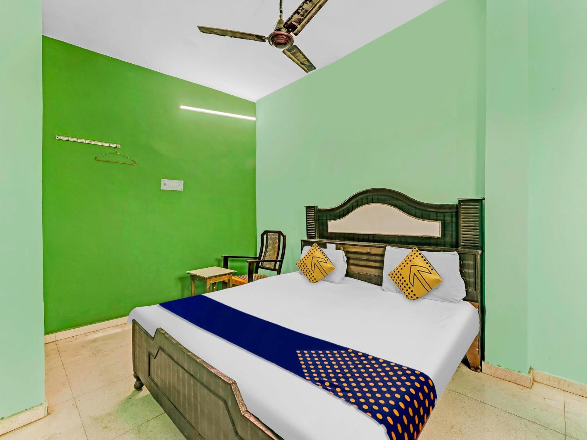 Spot On 81122 Saket Honest Hotel Ayodhya Eksteriør billede